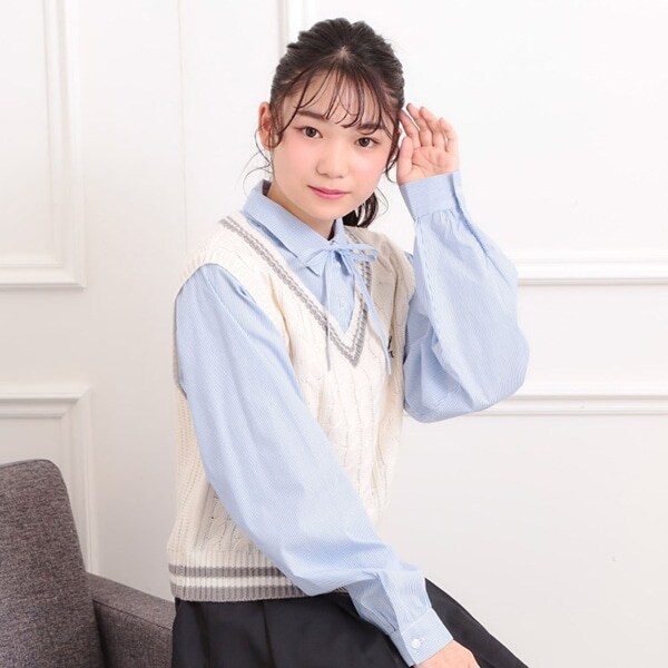 ニットベストレイヤード長袖シャツ