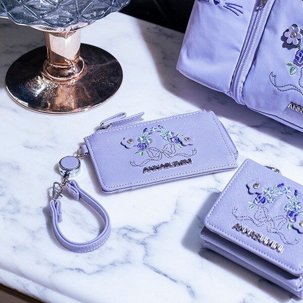 お花リース刺しゅうパスケース