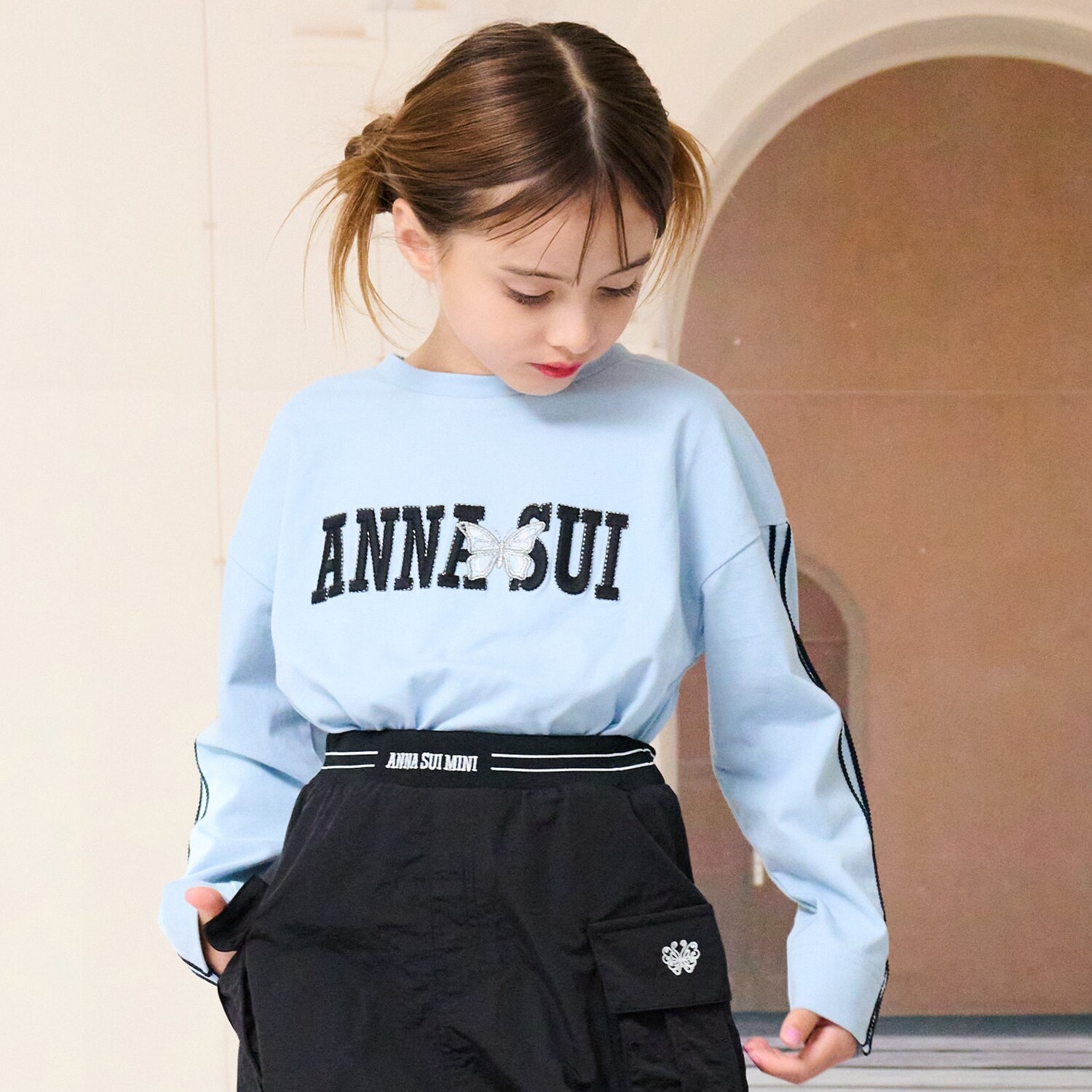 ロゴ刺しゅう長袖Tシャツ