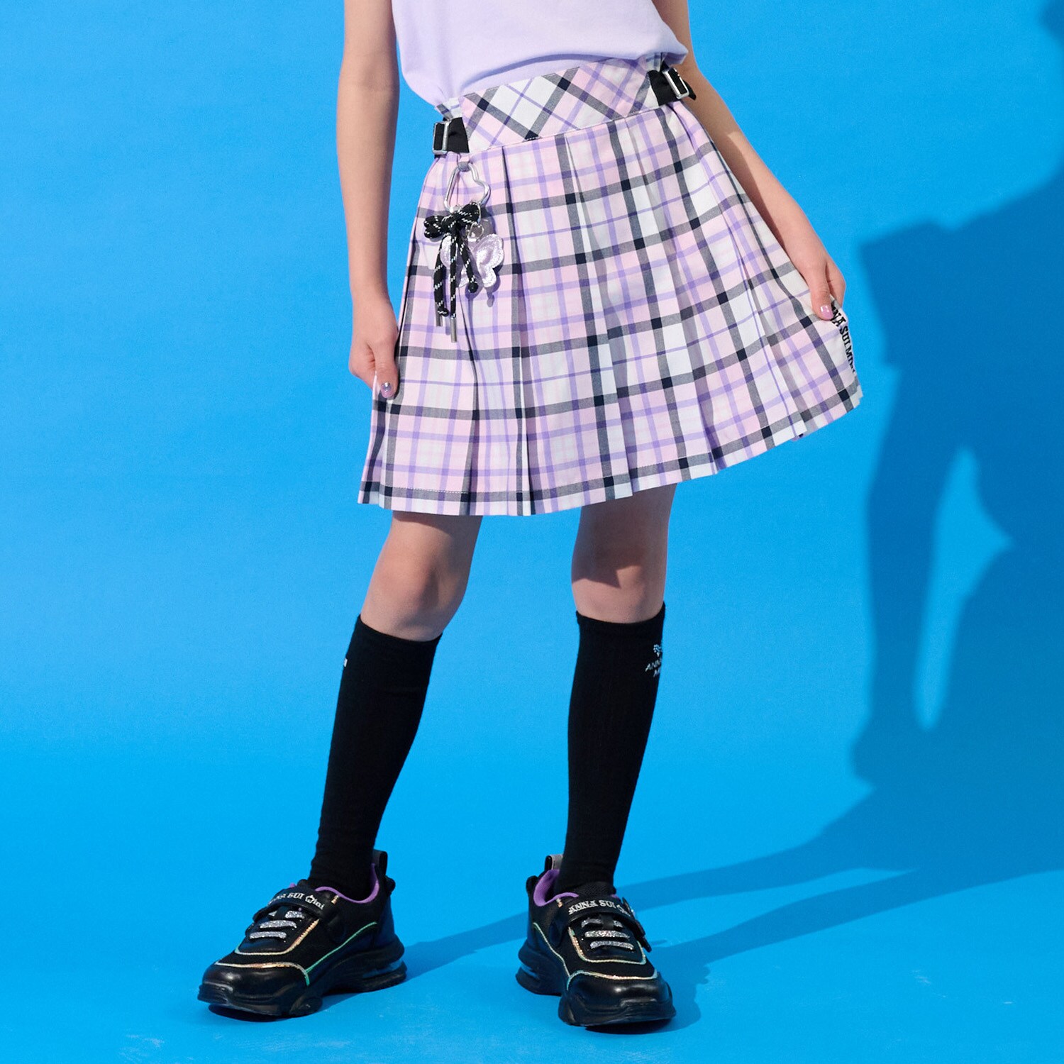 名品チャームつきチェックスカパン