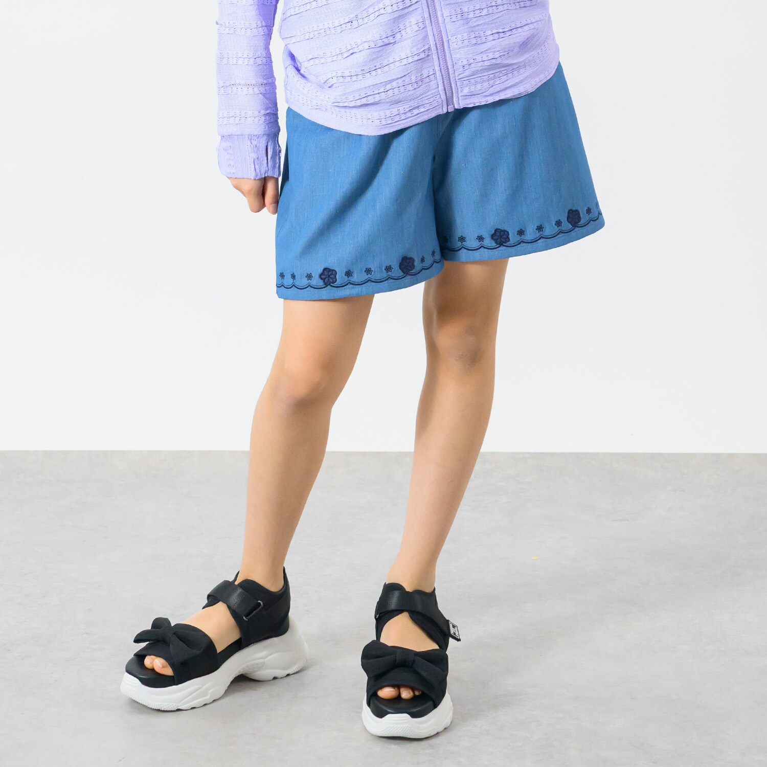 裾刺しゅうショートパンツ
