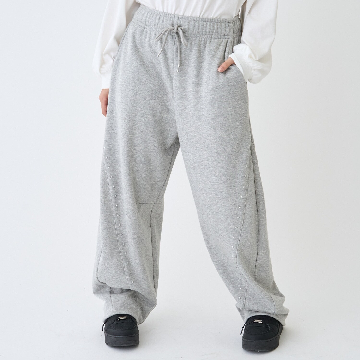 【LTXC】【起毛】スタッズカーブスウェットパンツ