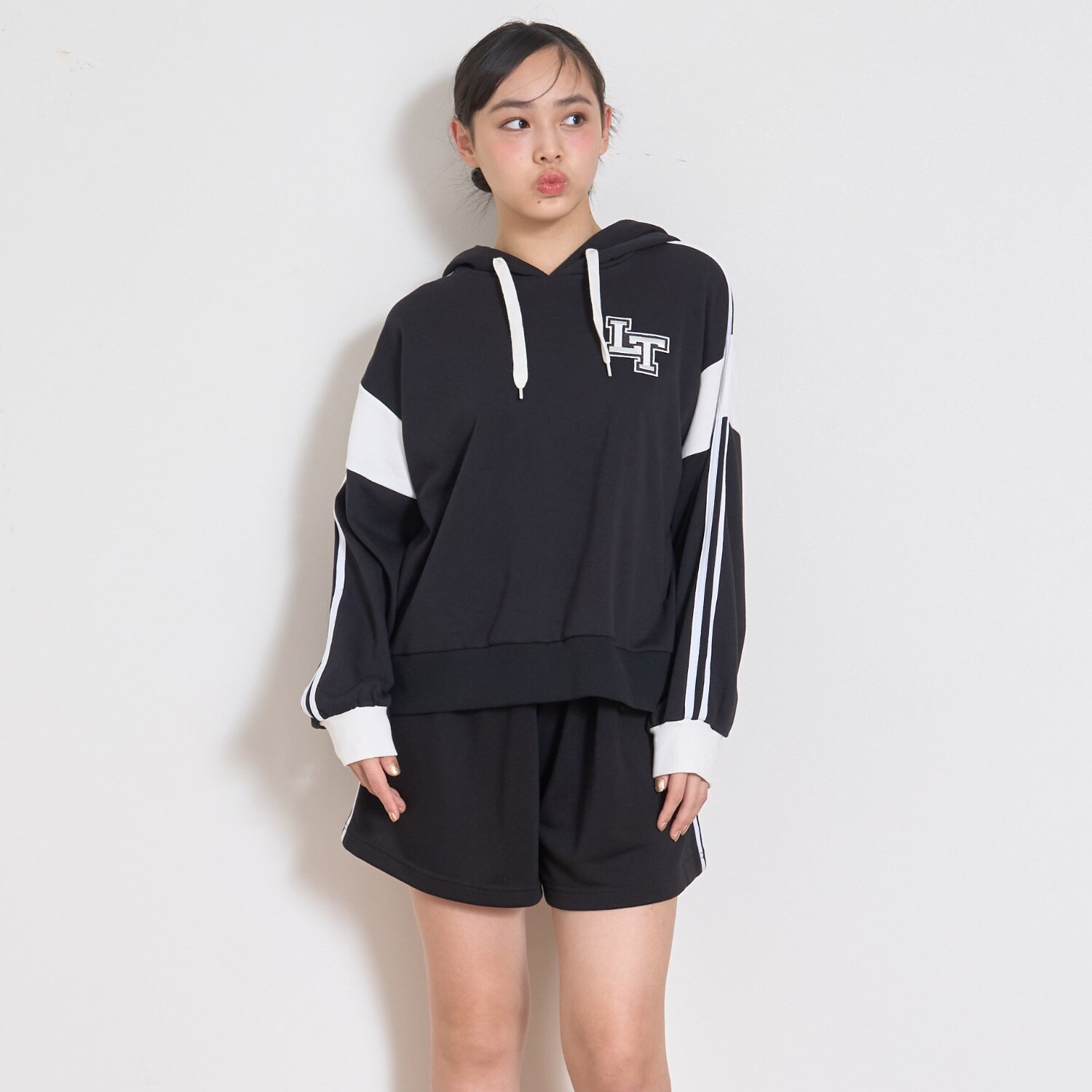 【LTXC】長袖ラインパーカSETUP