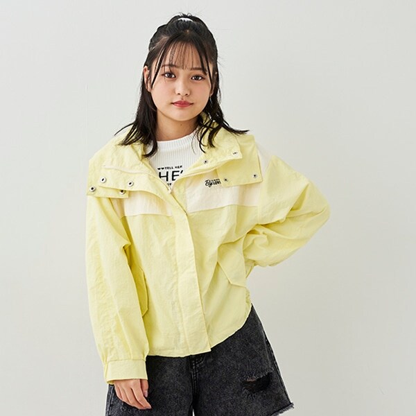 切り替えナイロンマウンテンパーカ