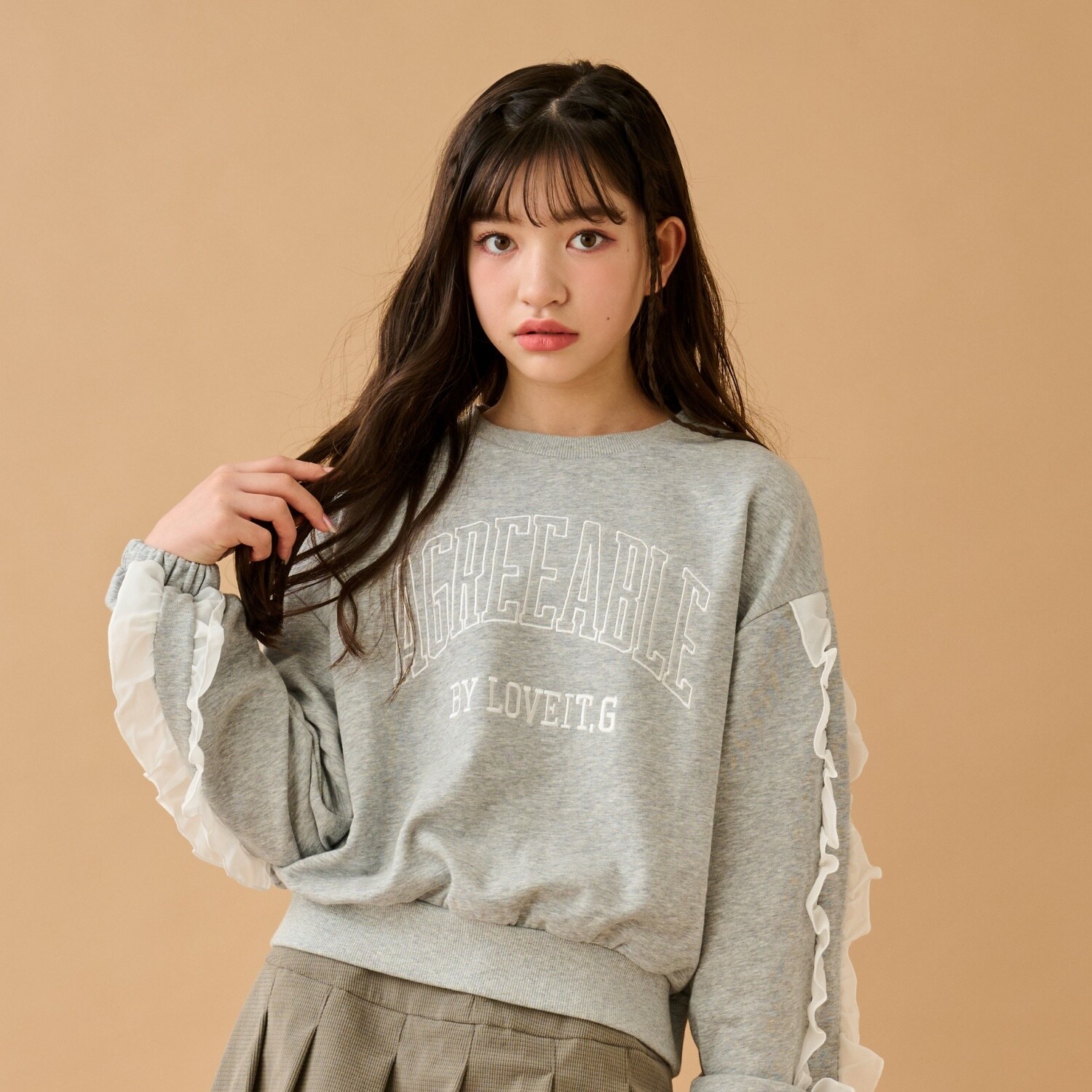 フリルカレッジプルオーバー