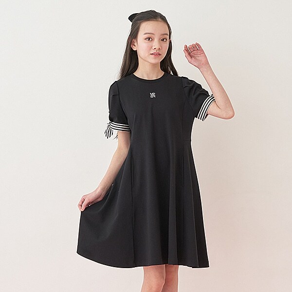 袖リボンフレアーワンピース