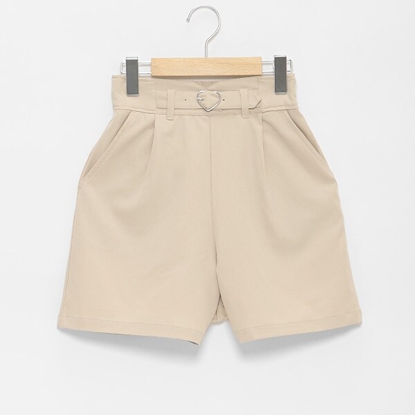 ハートバックルつきショートパンツ