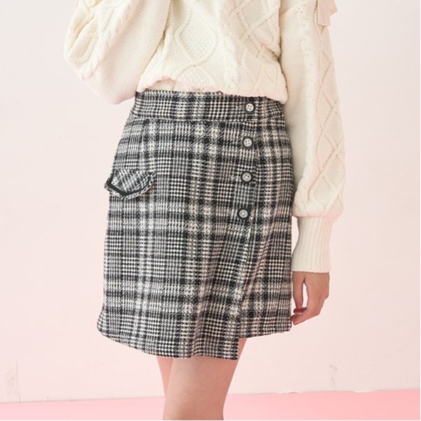 ツイード素材ラップショートパンツ