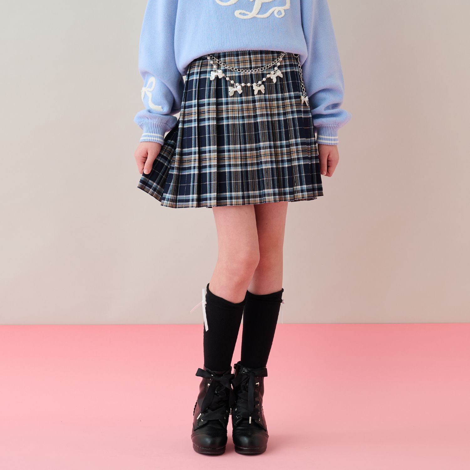 チェーンベルトつきチェックプリーツスカート（スパッツつき）