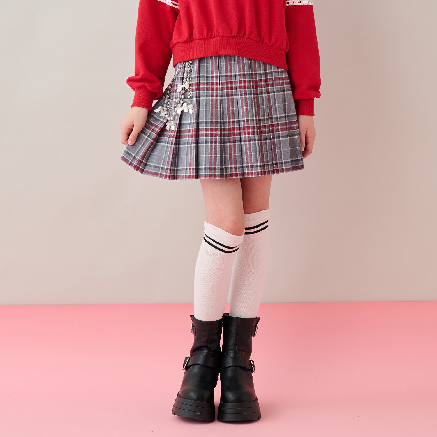 チェーンベルトつきチェックプリーツスカート（スパッツつき）