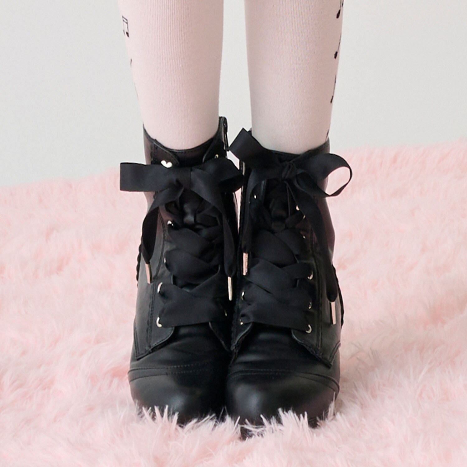 サテンリボンスカラップショートブーツ