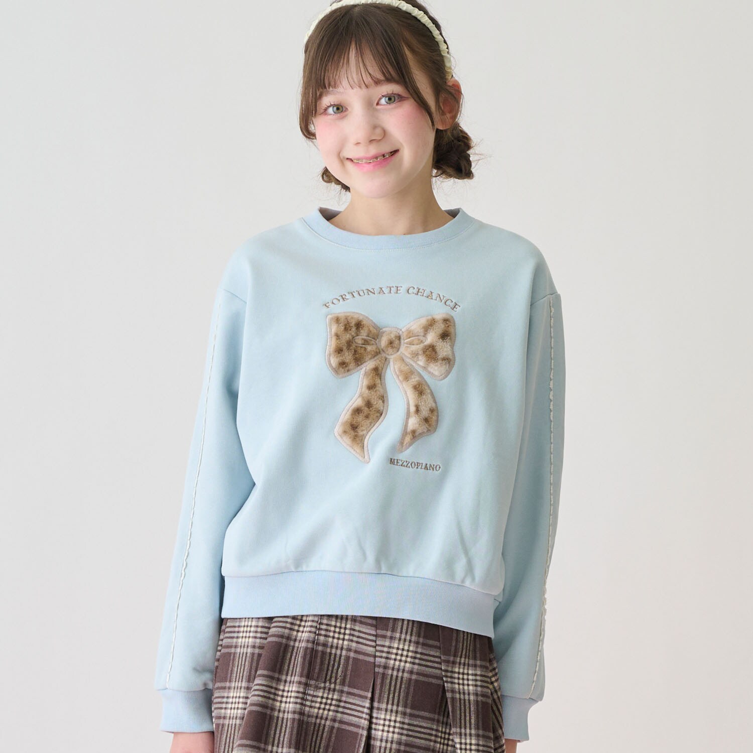 リボンアップリケトレーナー