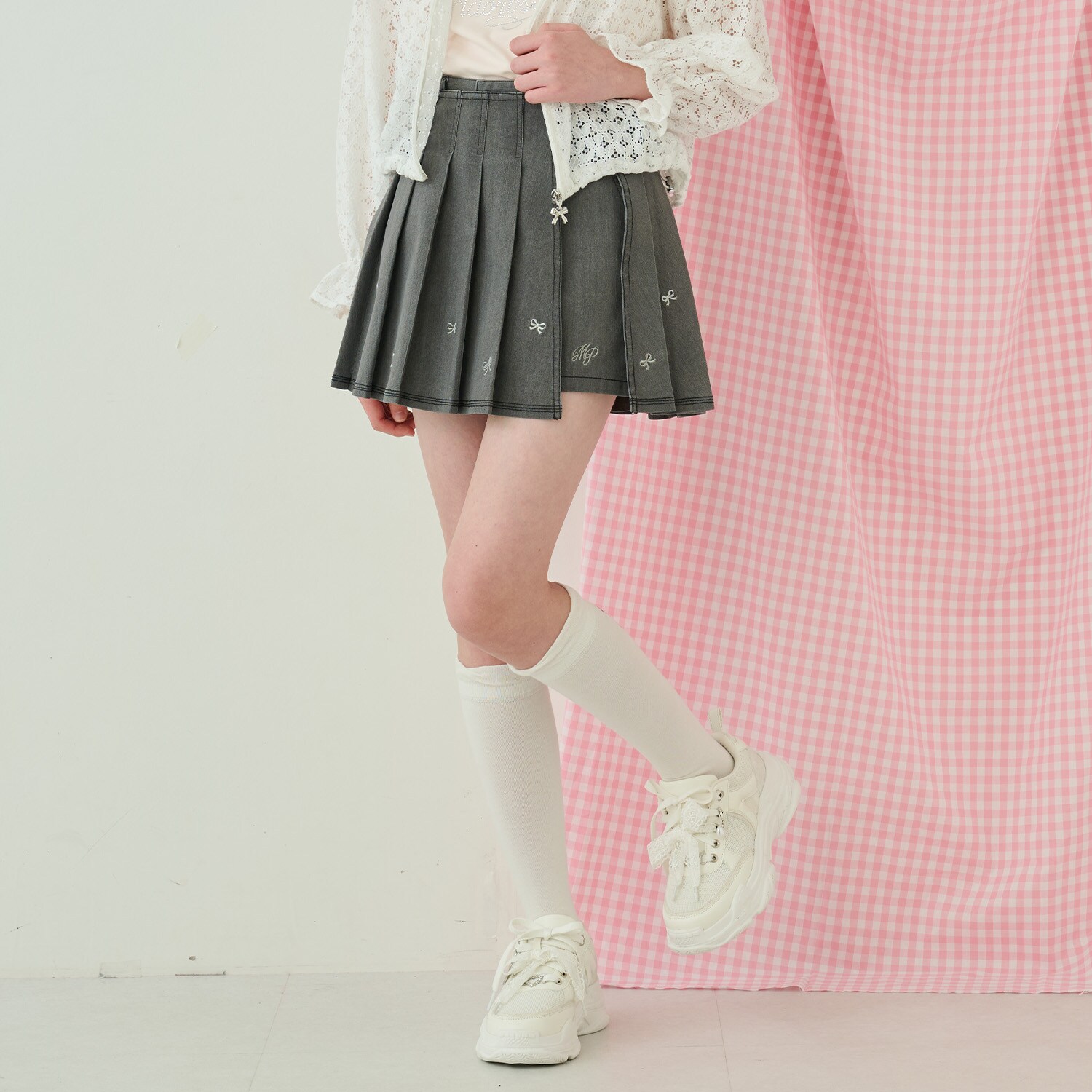 リボン刺しゅう入りラッププリーツショートパンツ