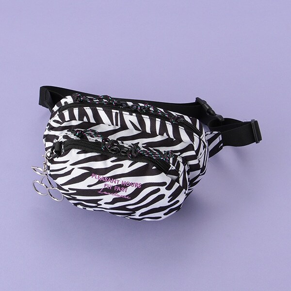 チェリーチャームつきミニウエストバッグ