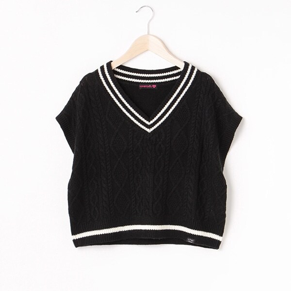 ケーブルニットベスト