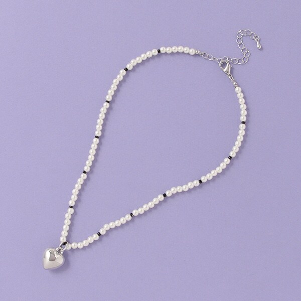 パール風ネックレス