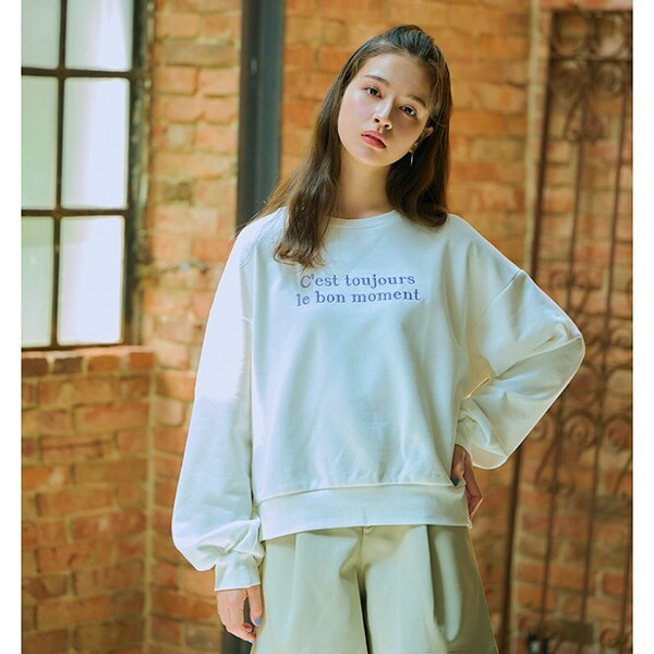 フレンチロゴ刺しゅうプルオーバー