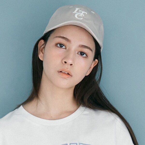 立体ロゴローキャップ