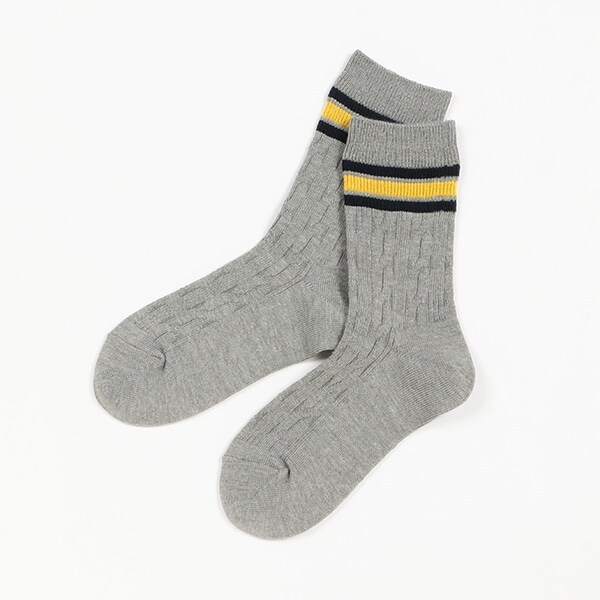 ケーブル編みラインソックス