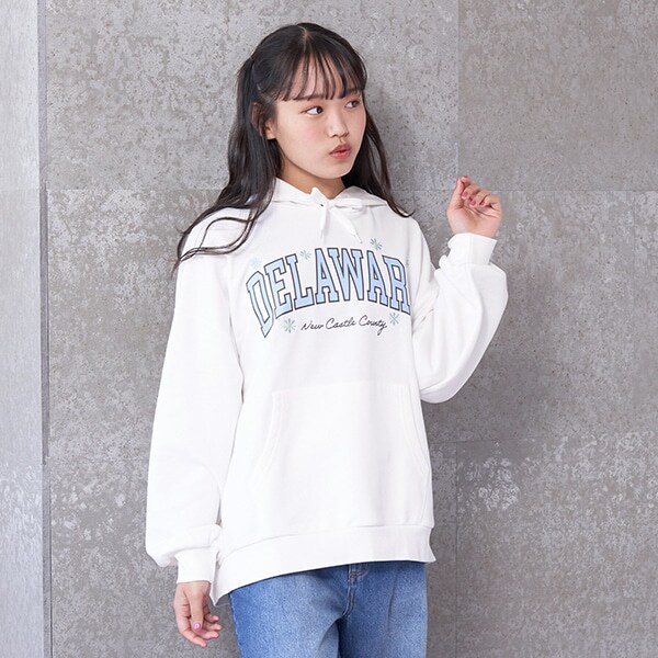 フラワー刺しゅうパーカ