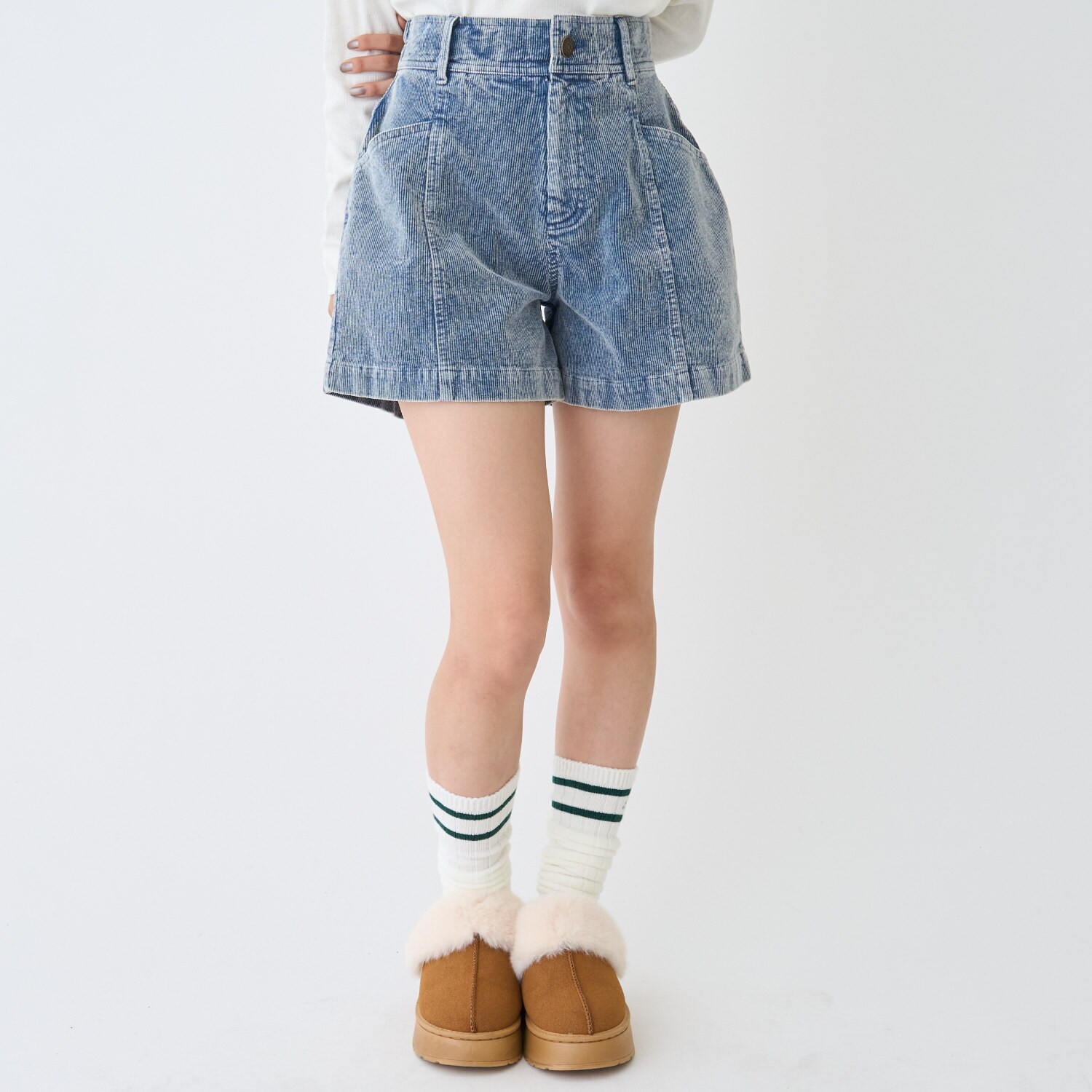 こなれ見えコーデュロイショートパンツ