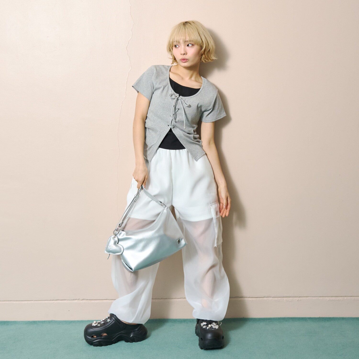 チャームつき合皮ショルダー