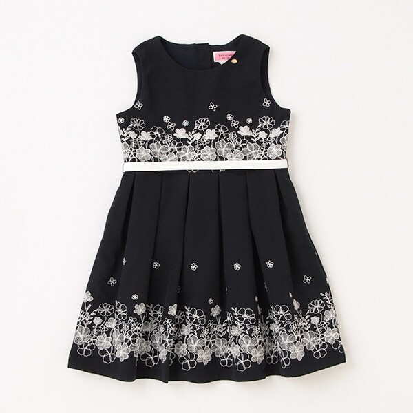 フラワーエンブロイダリーワンピース