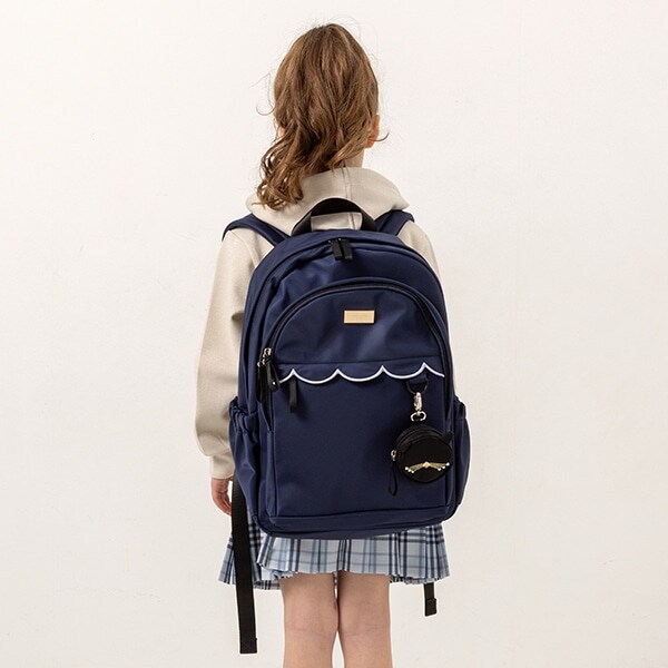 キャットポーチつきスカラップリュック