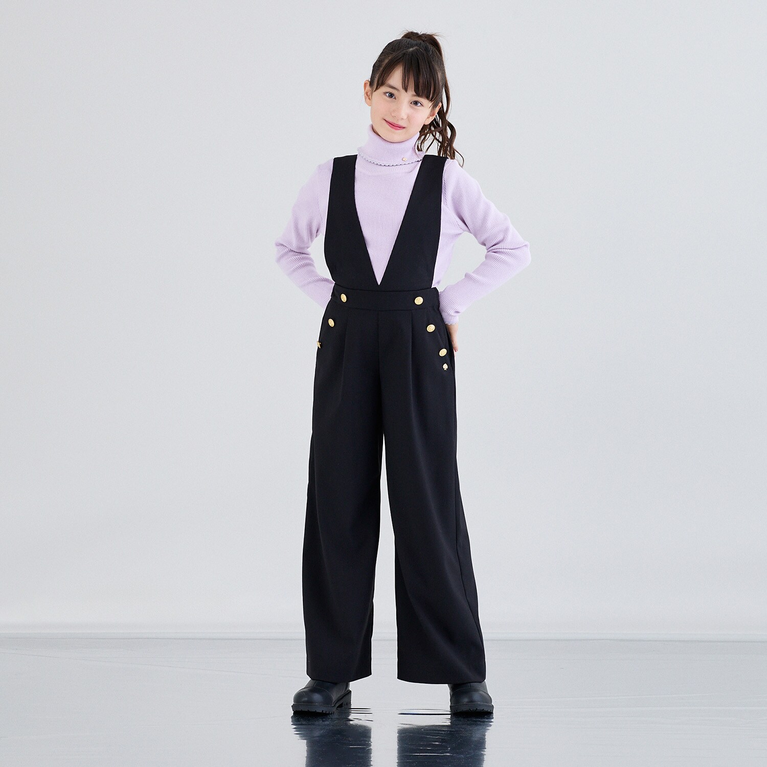 Vネックサロペットパンツ