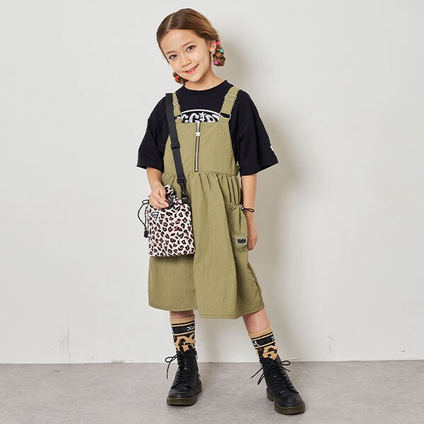 フロントジップカーゴジャンパースカート