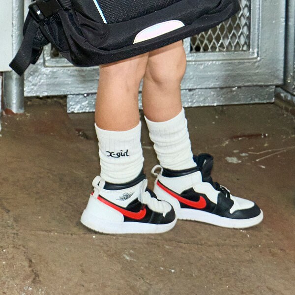 ロゴルーズソックス