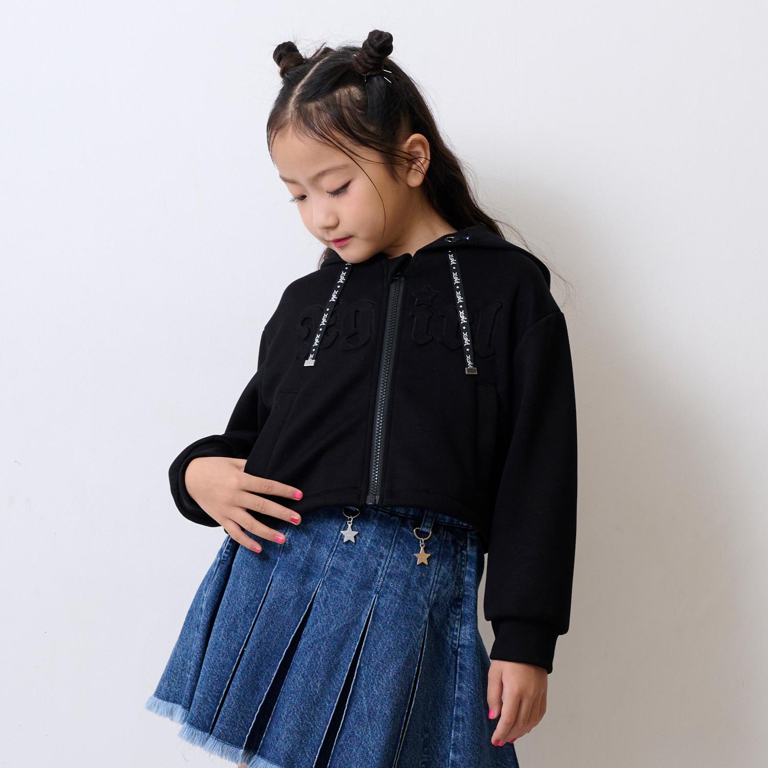 エンボスロゴダンボールショートジップパーカー