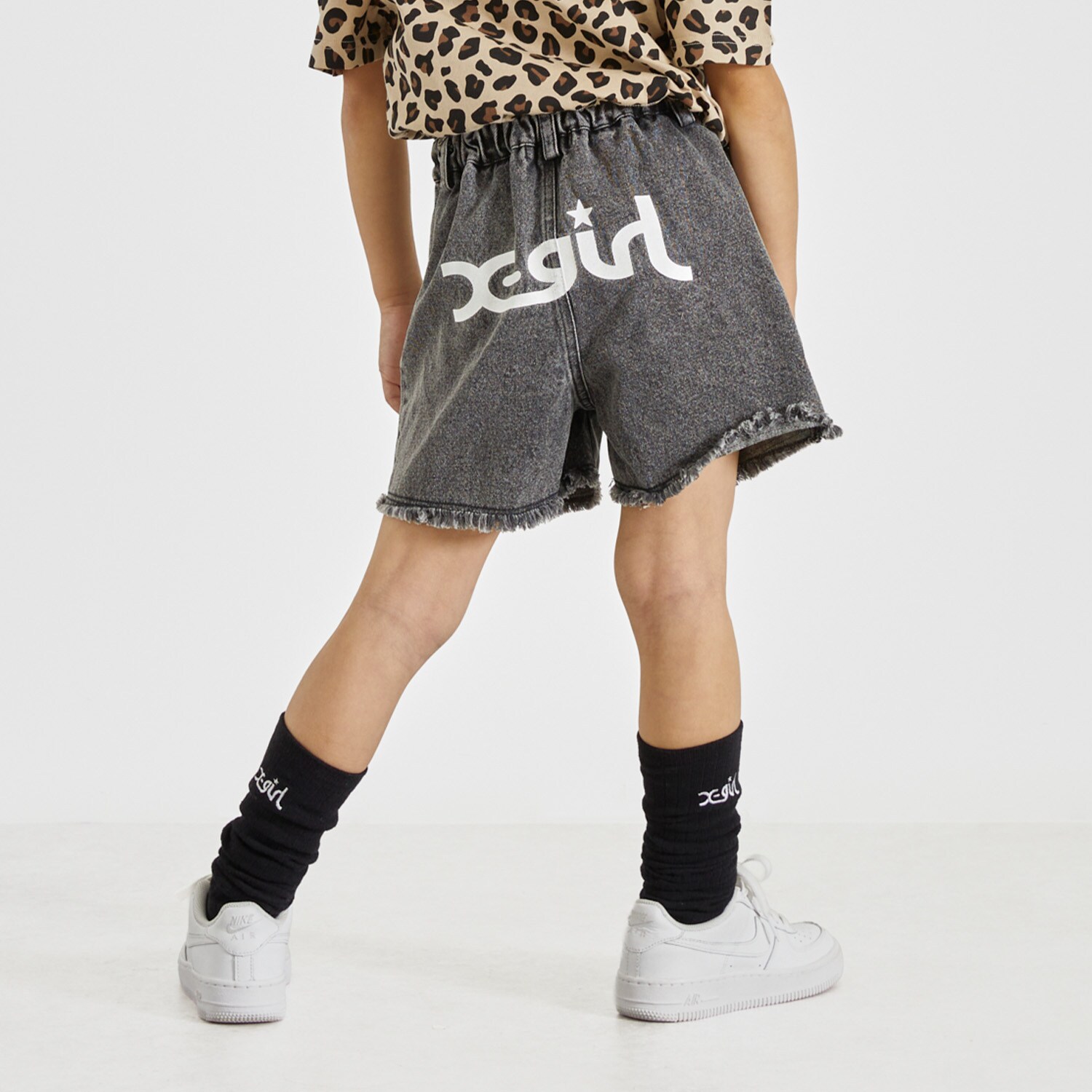 バックロゴ クラッシュデニムショートパンツ