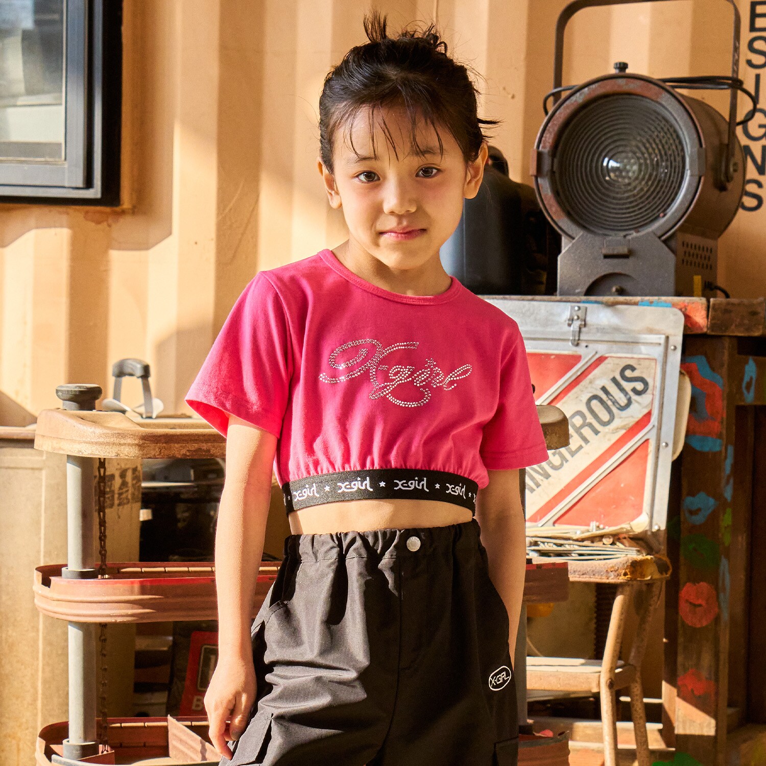 ラインストーンロゴ ショート丈半袖Tシャツ