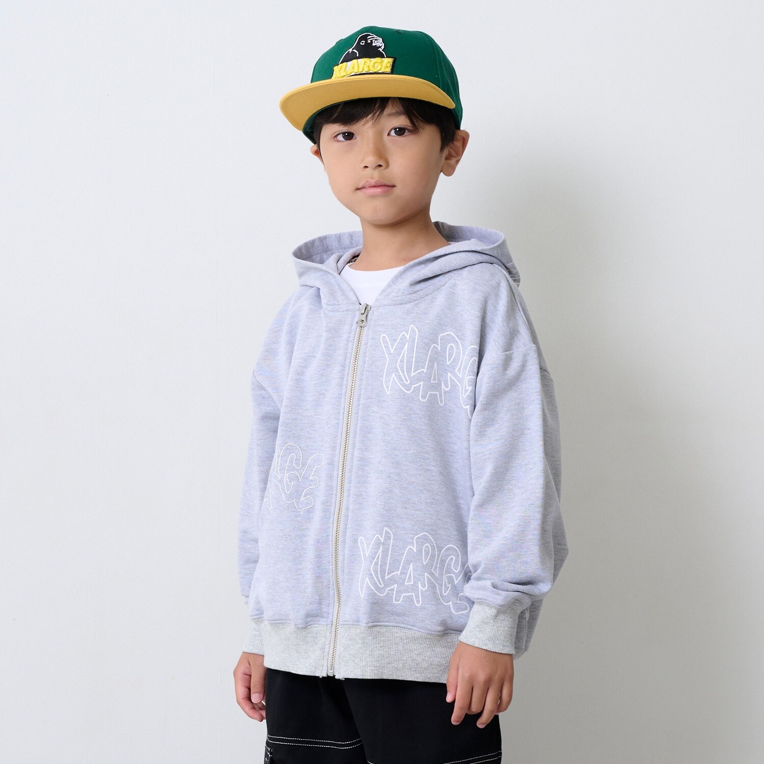 総ロゴジップパーカー