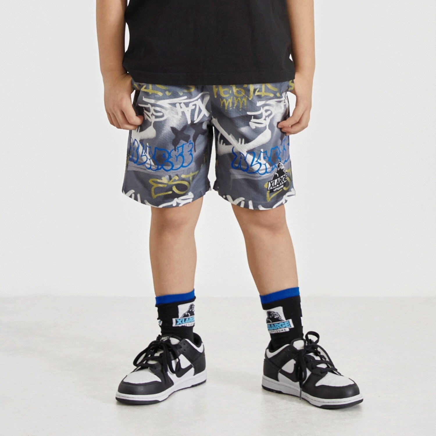 スプレーアート総柄 ショートパンツ