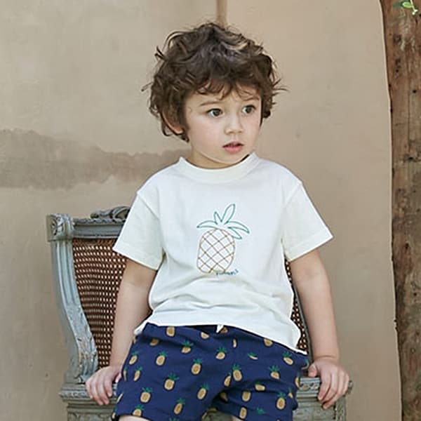 フルーツ刺しゅうＴシャツ