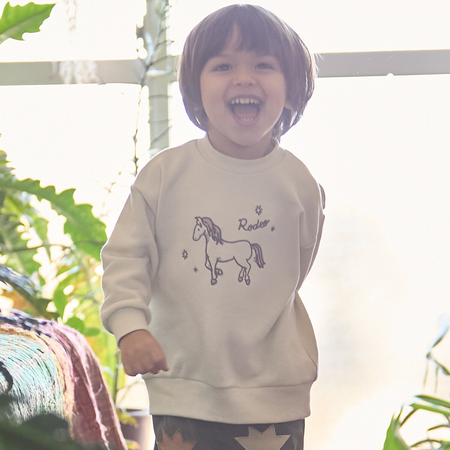 〈フワのびっと〉刺しゅうアソートトレーナー