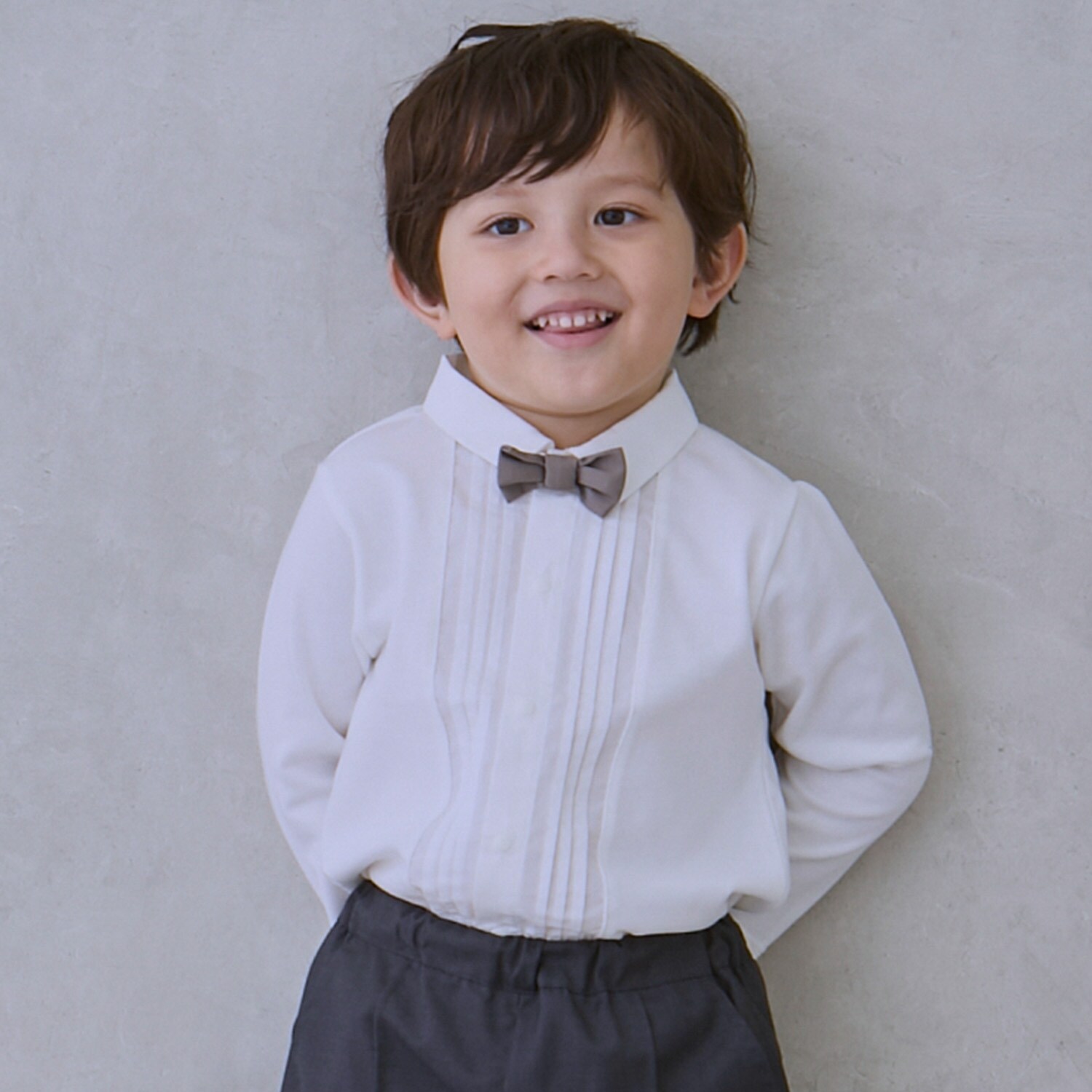 【セミフォーマル】蝶ネクタイつきカットソーシャツ