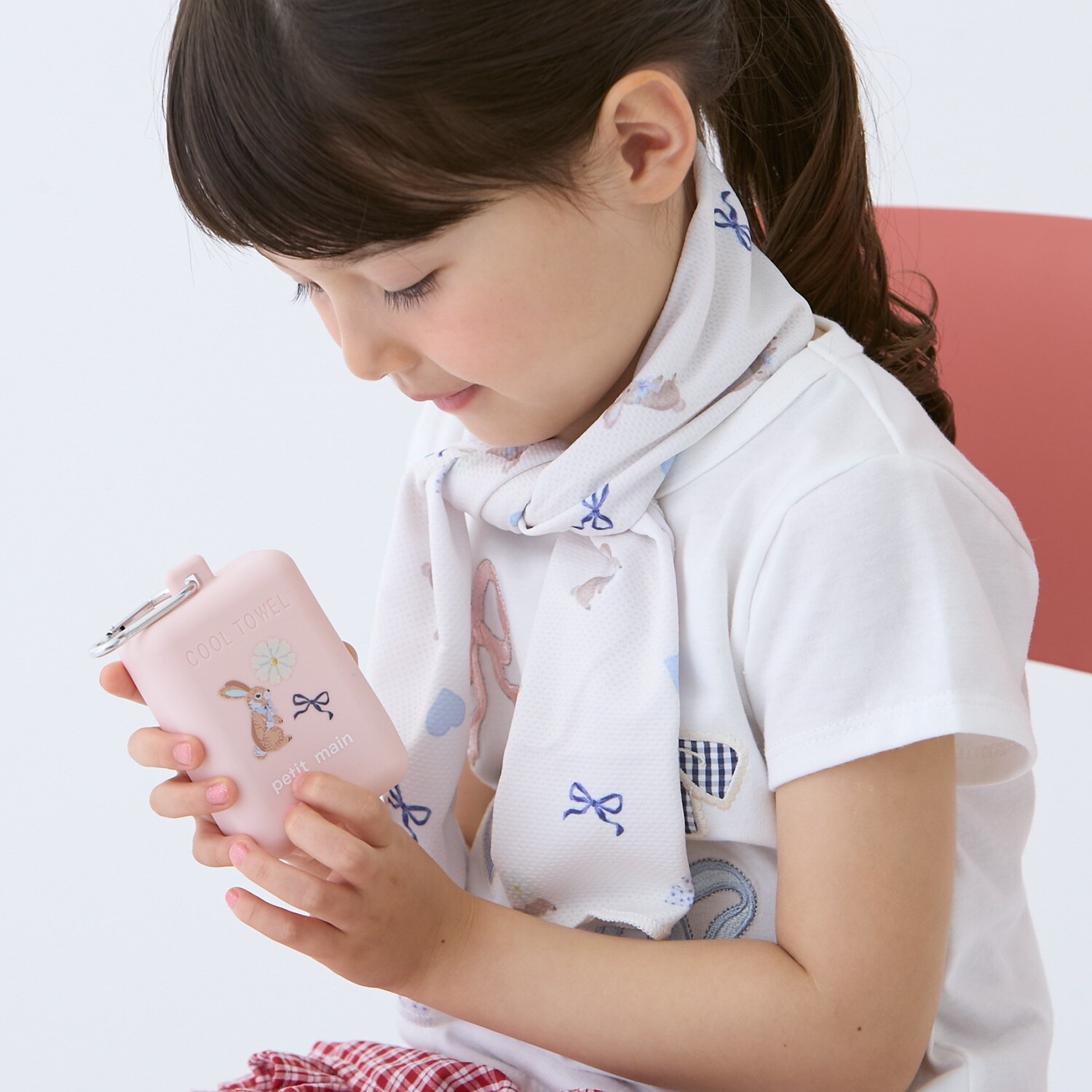 【シリコンケース&カラビナ付】ひんやりタオル