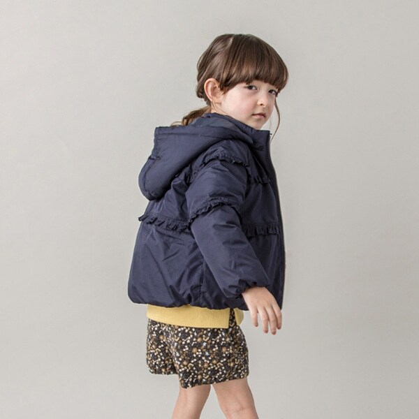 フリルつき中綿入りジャケット