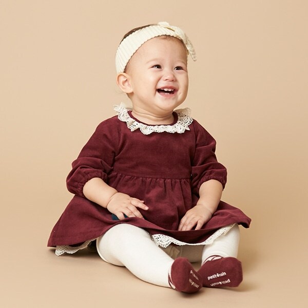 レースつきワンピースドッキングロンパース