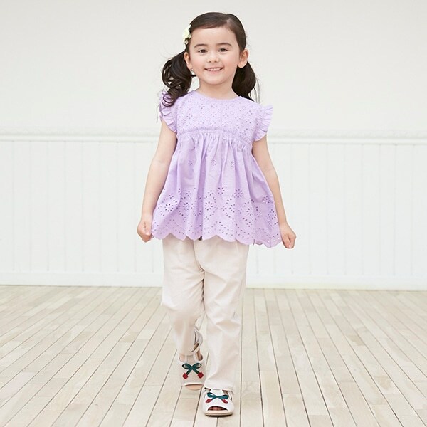 タックテーパードパンツ