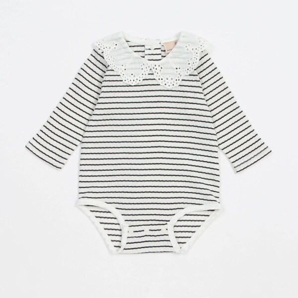 レース衿つきロンパース