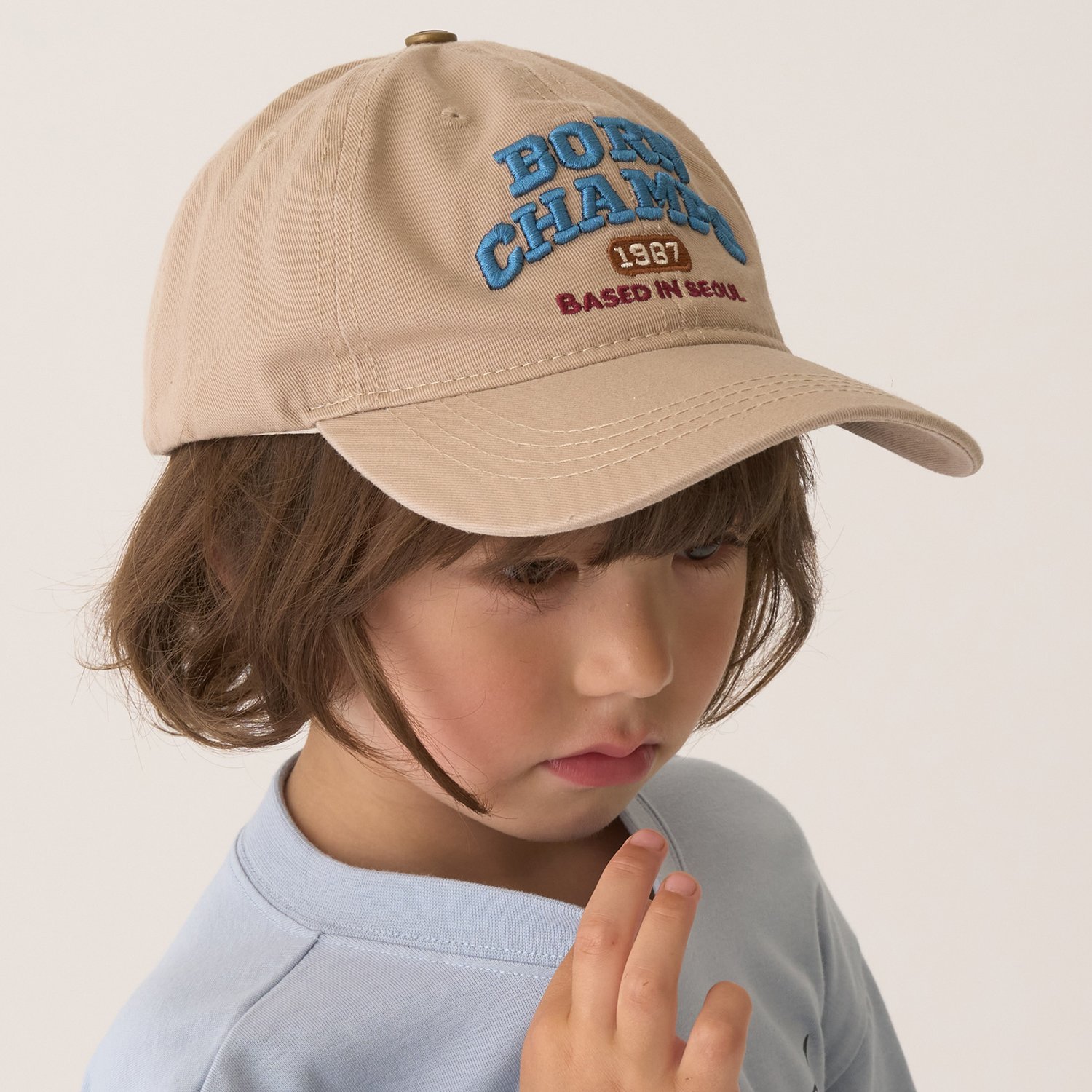 ロゴ刺しゅうキャップ