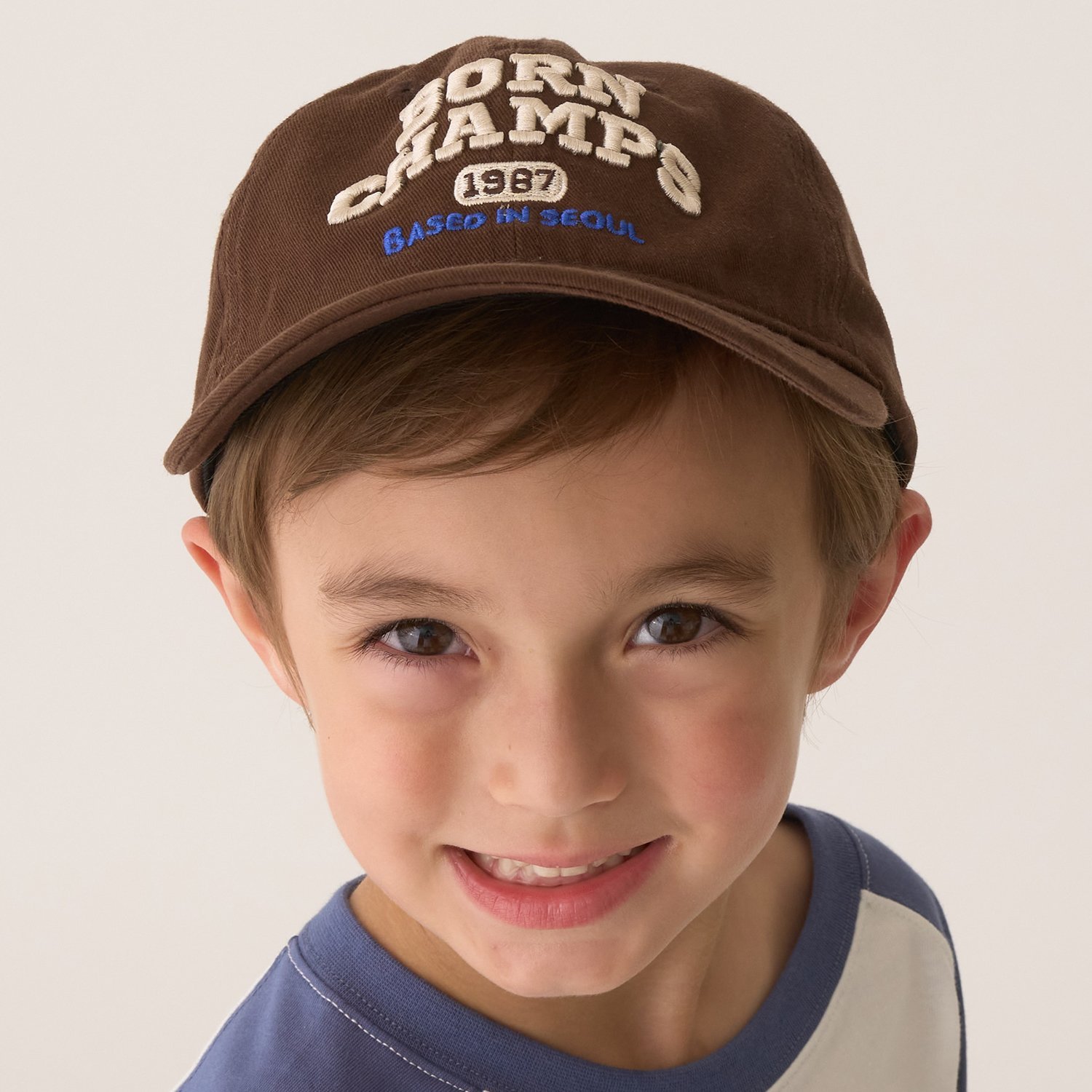 ロゴ刺しゅうキャップ