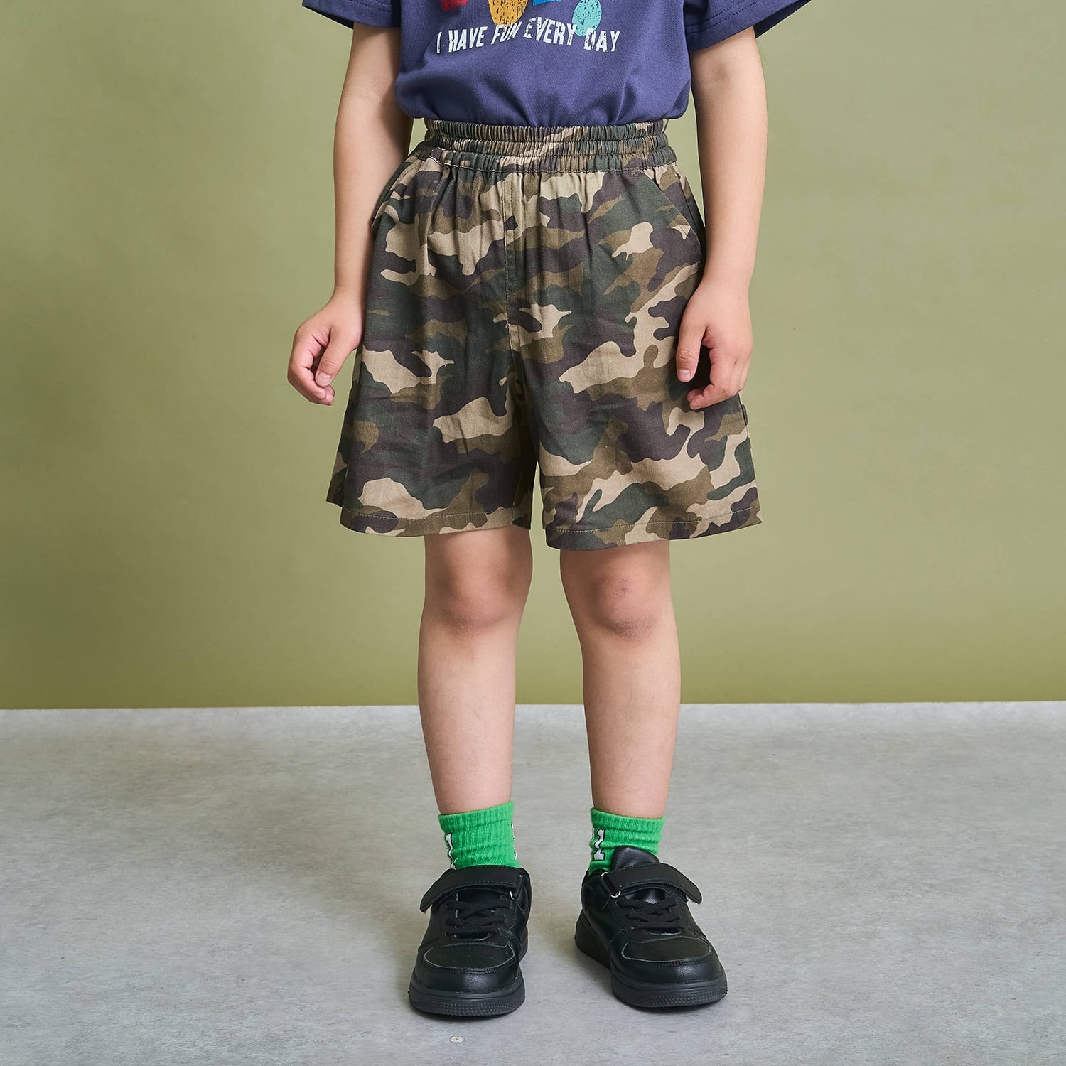 【ストレッチで動きやすい】アソート総柄４分丈パンツ