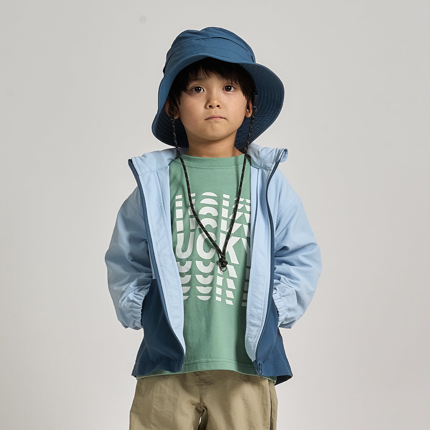 【スクール対応】【撥水・防汚・耐久・UV】収納袋付マウンテンパーカー(反射シート付き)