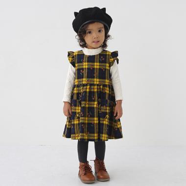 タータンチェックチェリージャンパースカート