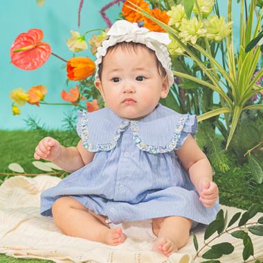 リバティファブリックフリルストライプロンパース